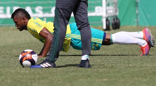 Borja durante treino do Palmeiras