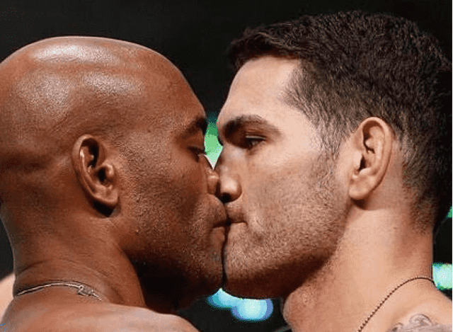 Anderson Silva e Chris Weidman protagonizaram encarada inusitada em 2013