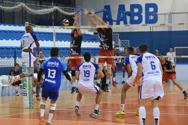 SUPERLIGA B MASCULINA: UPIS vence em casa e sobe na tabela