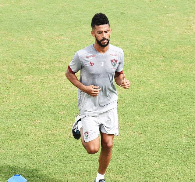 Renato Chaves só pôde ser observado correndo nesta terça-feira (Foto: Nelson Perez/Fluminense FC)