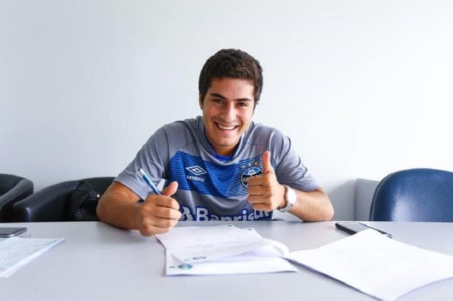 Martín Chavez assinou contrato com o Grêmio até o fim deste ano (Foto: Divulgação / Grêmio / Grêmio)