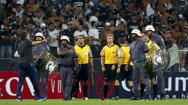 Apesar de erro da arbitragem, Corinthians venceu o Palmeiras