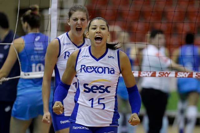 Rexona-Sesc leva a melhor no clássico e vence o Vôlei Nestlé