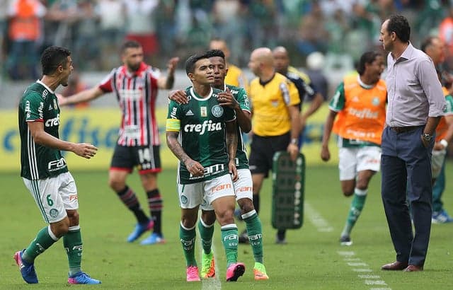 Dudu comemora o seu gol de placa no Allianz Parque