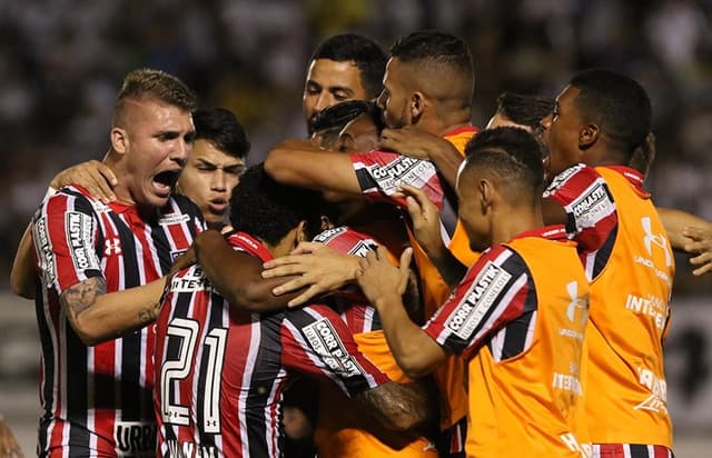 Lyanco jogou pela primeira vez pelo São Paulo em 2017