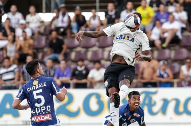 Ferroviária vence o Corinthians