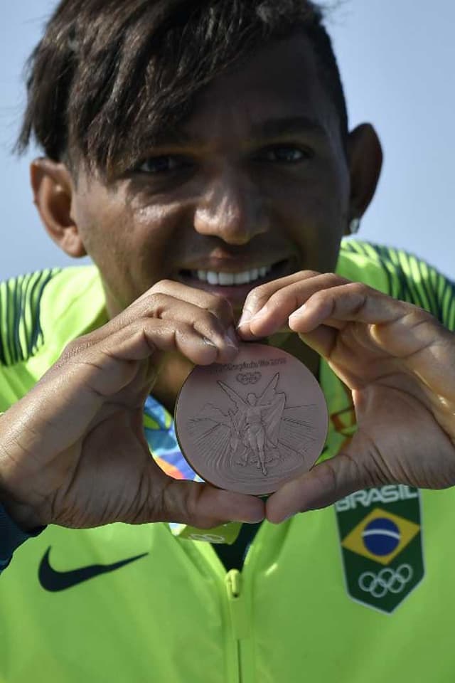 Isaquias Queiroz foi responsável pela primeira medalha olímpica do Brasil na história da canoagem