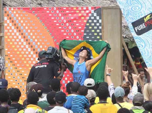 Chloé Calmon conquista vitória inédita no Mundial de Longboard