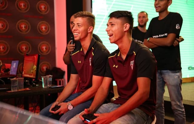 Lucas Fernandes e Luiz Araújo representaram o Tricolor no Morumbi