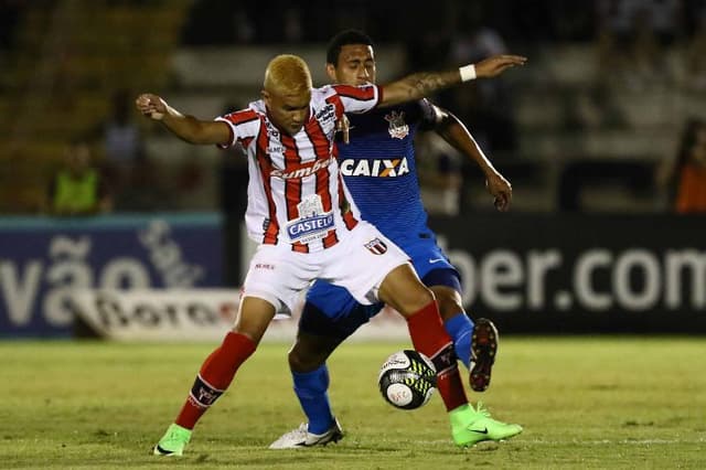 Botafogo-SP x Corinthians