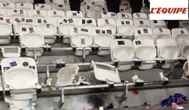 Alguns torcedores do PSG depredaram o estádio ontem na final contra o Monaco