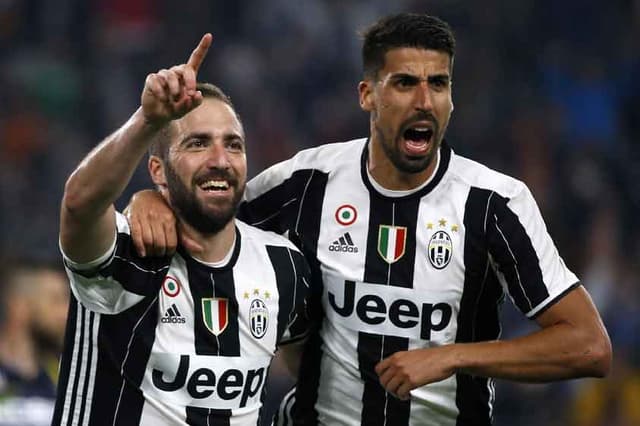 Higuaín e Khedira - Juventus x Chievo