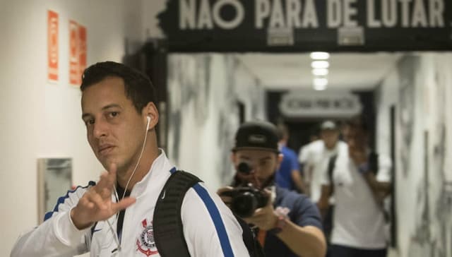 Rodriguinho tem quatro gols e duas assistências no ano