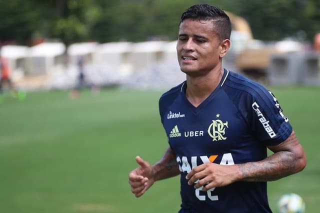 Éverton fez treino físico nesta segunda