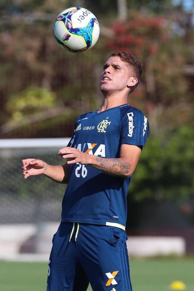 Cuéllar em treino do Flamengo