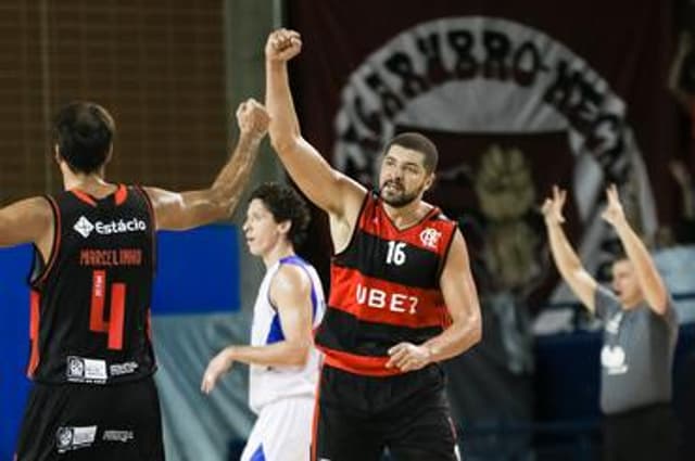 NBB CAIXA - Flamengo bate Pinheiros em SP e larga na frente nas quartas de final