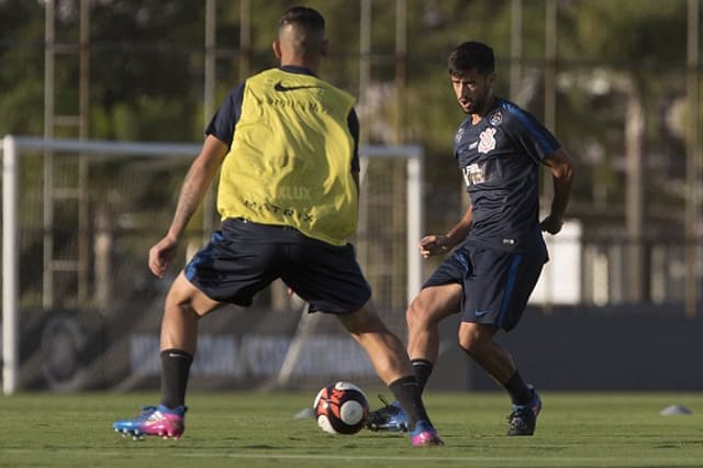 Camacho deve ser titular do Corinthians na final contra a Ponte