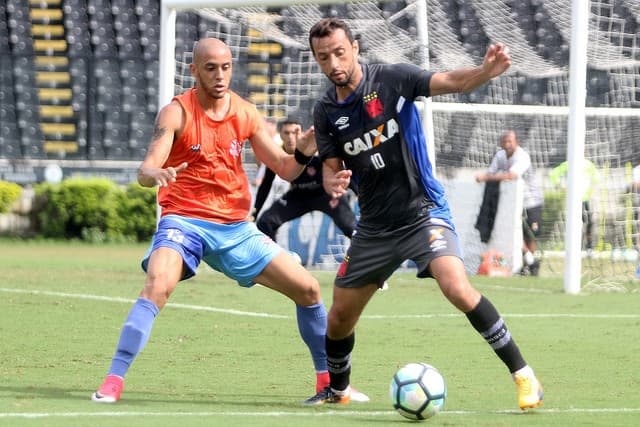 Vasco venceu o Bangu em jogo-treino em São Januário. Confira a seguir fotos do autor do gol da vitória