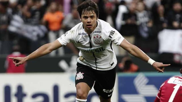 Romero agora tem 18 gols na Arena Corinthians