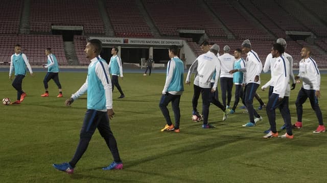 Imagens do treino do Timão no Chile