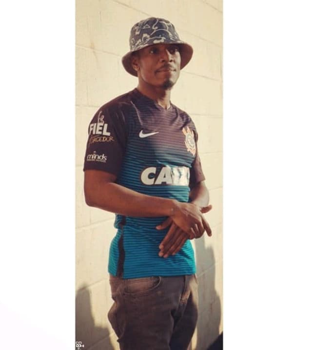 Rapper, amigo de Kazin, usa camisa corinthiana em clipe