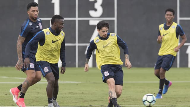 Imagens do treino desta terça-feira no CT