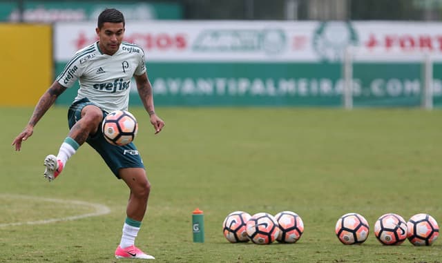 Dudu voltou a trabalhar com bola