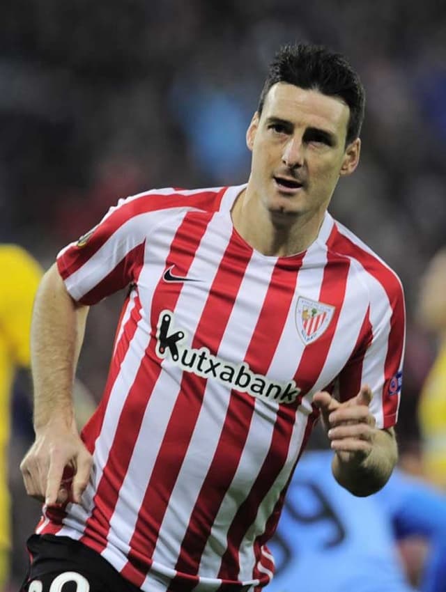 2016 - O espanhol Aritz Aduriz, do Athletic de Bilbao, anotou 10 gols