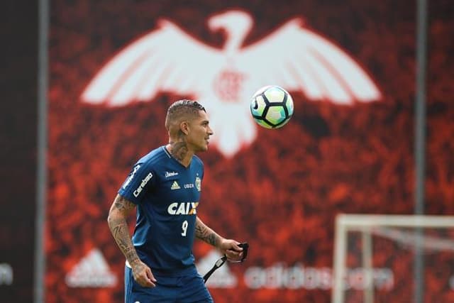 Guerrero em treino recente no Ninho. O atacante desfalcou o Flamengo nos últimos quatro jogos