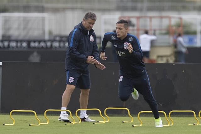 Guilherme Arana em treino do Corinthians