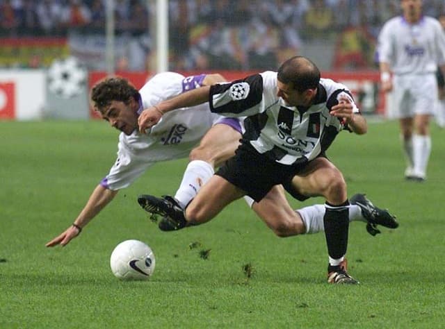 Curiosamente defendeu a Juventus na final da Liga dos Campeões da Europa de 1998, perdida em uma final para o Real Madrid, clube que vai dirigir neste sábado diante da Velha Senhora