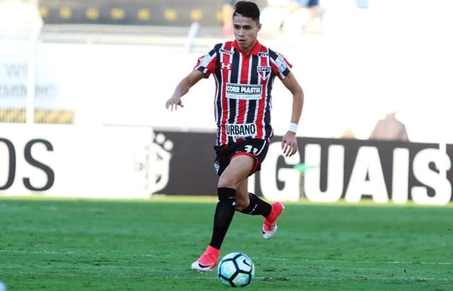 Luiz Araújo perdeu da Ponte em sua provável despedida do São Paulo