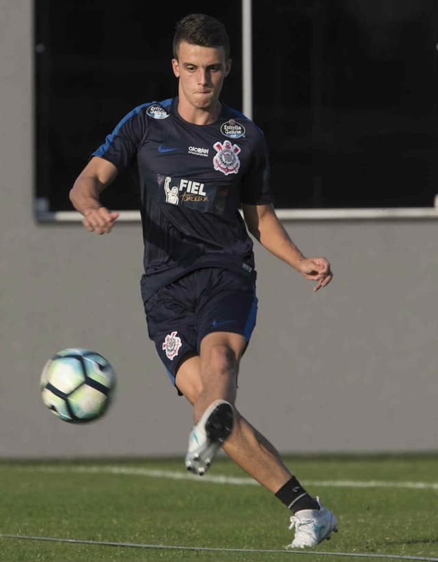 Rodrigo Figueired em treino do Corinthians