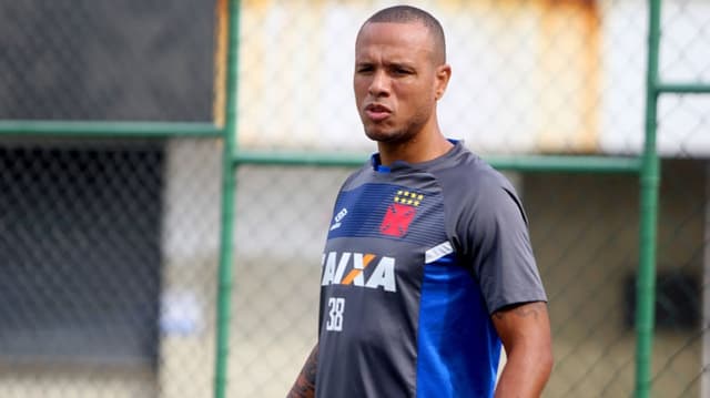 Luis Fabiano não enfrenta o São Paulo. Confira a seguir outras imagens do Fabuloso na galeria especial do LANCE!