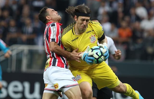 Gilberto pelo São Paulo contra o Corinthians