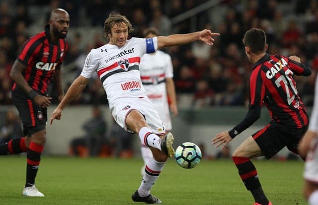 Veja imagens de Atlético-PR x São Paulo