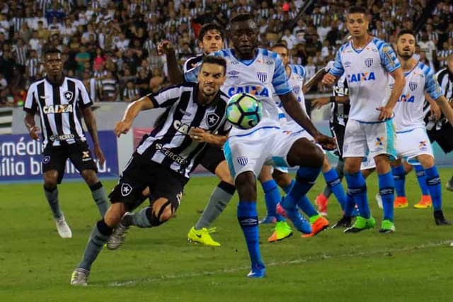 Agora no Avaí, Joel foi mais um jogador que 'se vingou' em campo de sua dispensa no Botafogo: foram dele os dois do 2 a 0 da equipe catarinense nesta segunda-feira