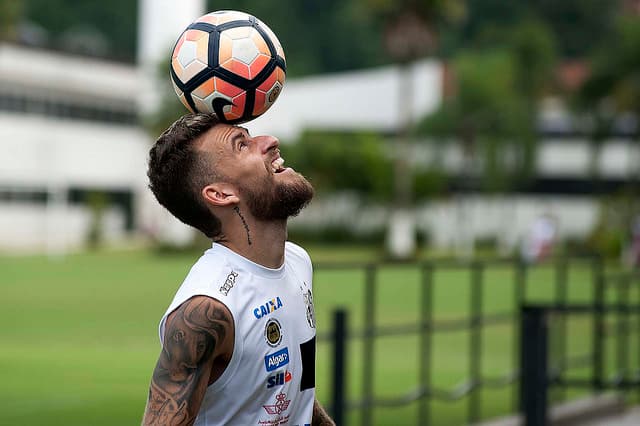 Lucas Lima tem mais seis meses de contrato com o Santos