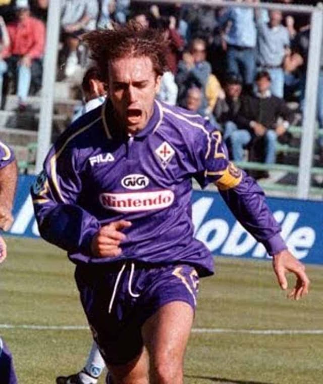 O argentino Batistuta era um dos melhores atacantes do mundo e brilhava pela Fiorentina no Campeonato Italiano