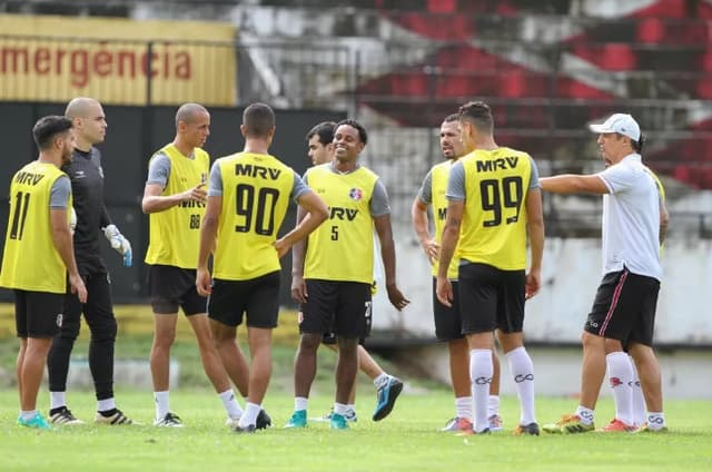 Santa Cruz encerra preparação para enfrentar o Oeste-SP pela Série B