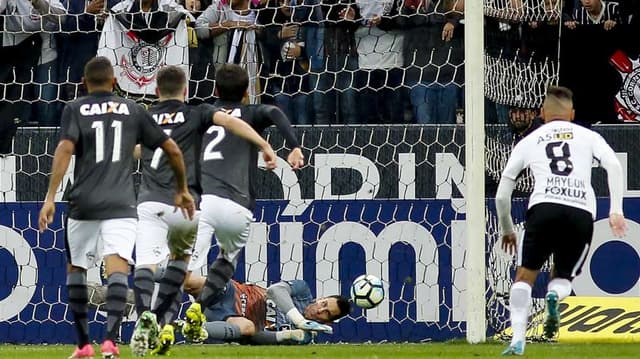 Corinthians 1 x 0 Botafogo: as imagens do duelo na Arena