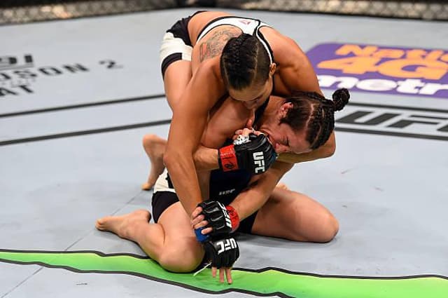 Amanda Nunes venceu Sara McMann com um mata-leão no primeiro round