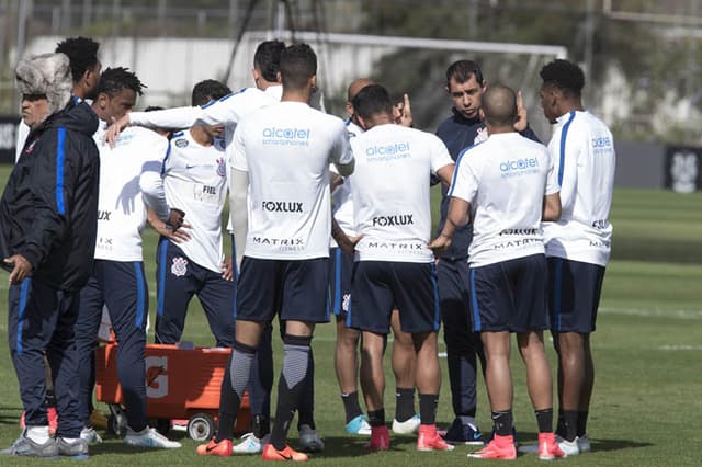 Imagens do jogo-treino do Timão