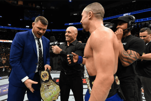 Michael Bisping provoca Robert Whittaker dentro do octógono do UFC