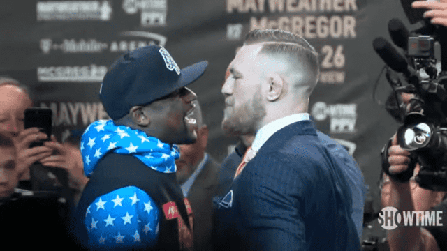 Floyd Mayweather e Conor McGregor fazem primeira encarada antes de superluta