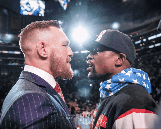 Floyd Mayweather e Conor McGregor se encaram em Los Angeles (EUA)