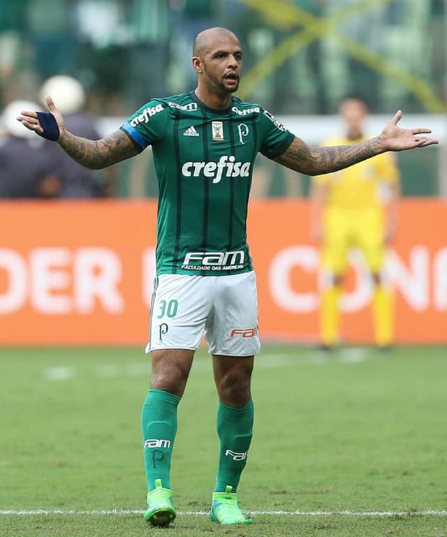 Felipe Melo fez 6 partidas com Cuca, todas como titular