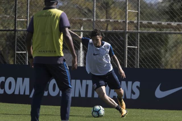 Imagens do treino desta segunda no CT