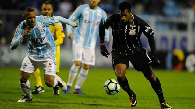 Corinthians empatou sem gols com o Avaí&nbsp;