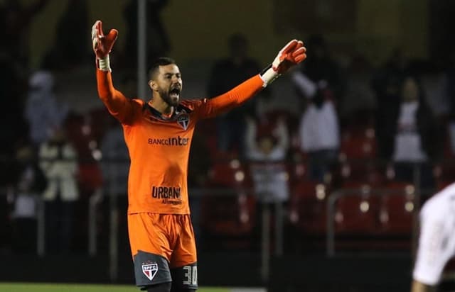 Renan Ribeiro ficou sem levar gol após sete jogos